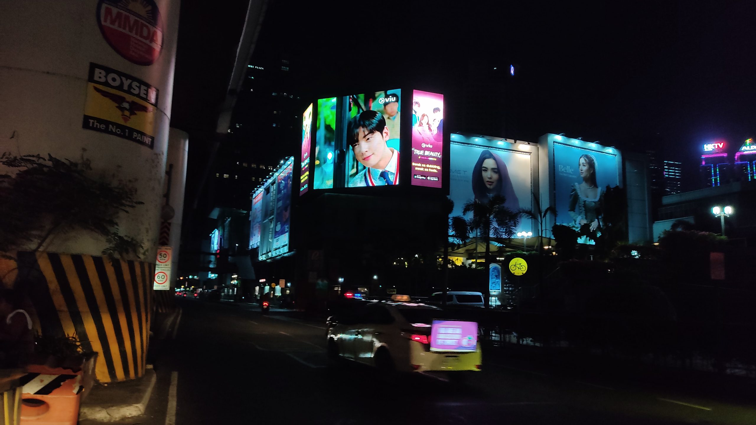Static vs Digital Billboard - QBF
